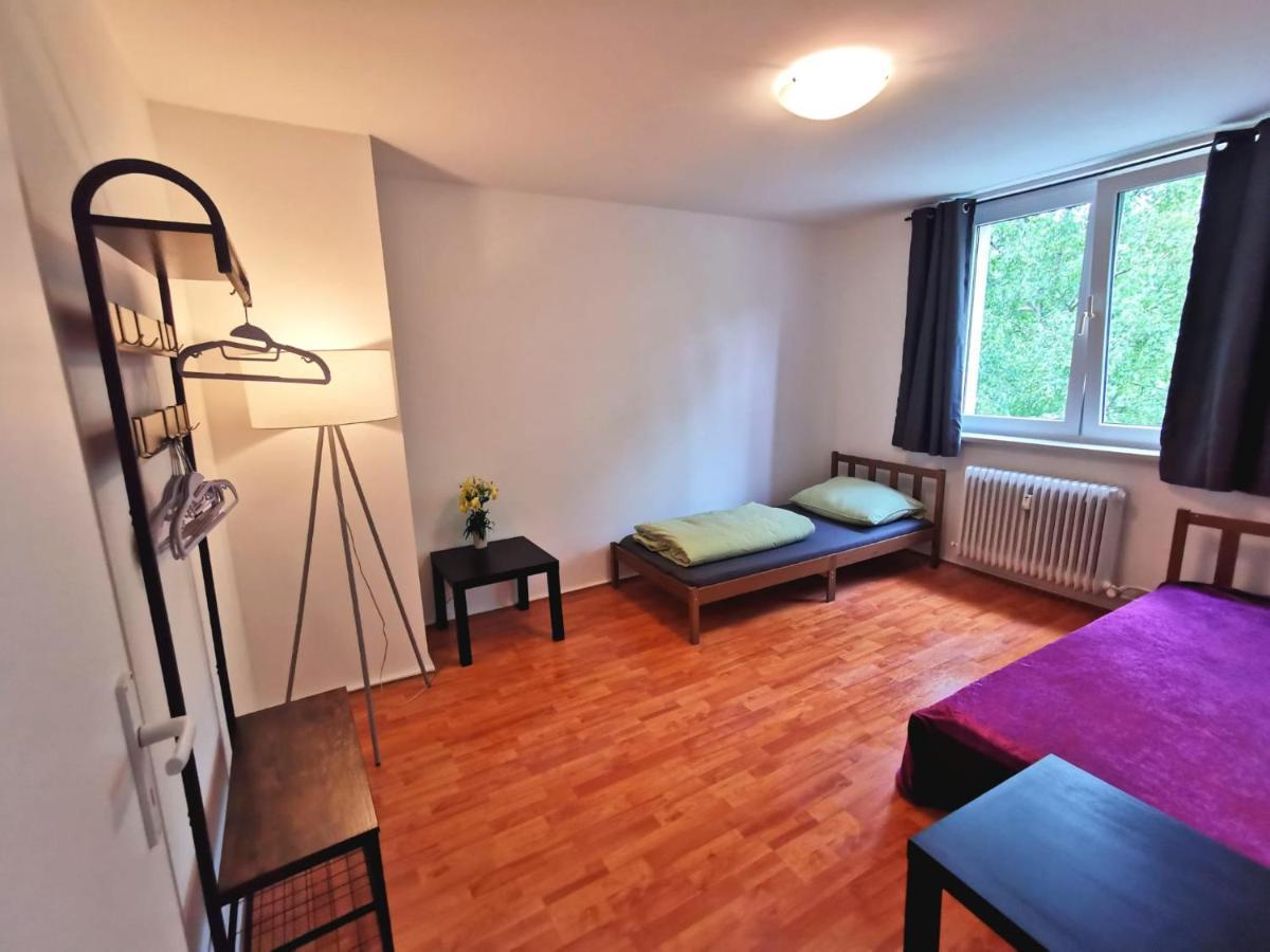 Monteurzimmer Berlin Neukoelln Berlim Exterior foto